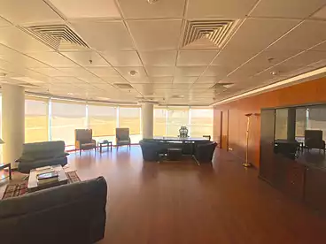 مكاتب للإيجار في شارع التسعين الجنوبي، شارع التسعين، 934 متر