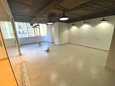 Administrative For rent in Northern 90th St., 90th Street, 130 sqm