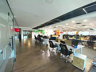 للإيجار في شارع التسعين الجنوبي، شارع التسعين، 700 متر