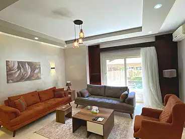 للبيع في كمبوند ذا فيلدج - بالم هيلز، كمبوند بالتجمع الخامس، 150 متر