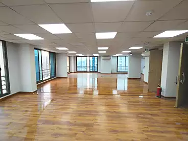 إداري للإيجار في شارع التسعين الجنوبي، شارع التسعين، 1682 متر