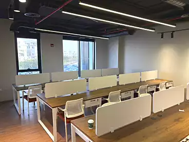 للإيجار في هايد بارك بيزنس ديستريكت، كمبوند بالتجمع الخامس، 125 متر