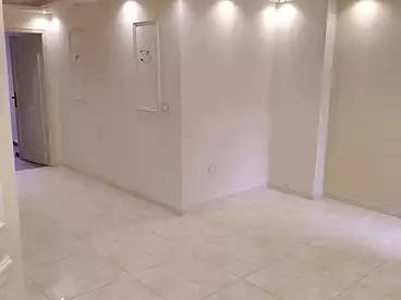 عقارات للإيجار في محرم بك، الاسكندرية، 125 متر