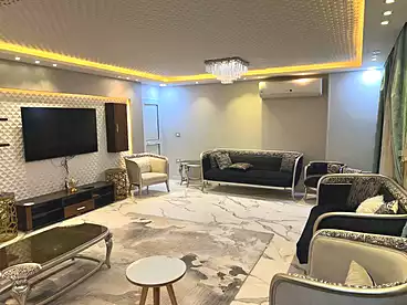في شارع المساحة، ميدان المساحة، 200 متر