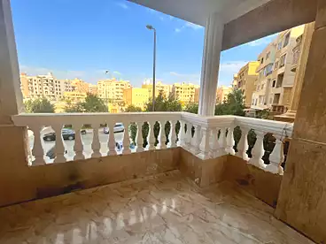 للإيجار في اللوتس الجنوبيه، اللوتس، 220 متر