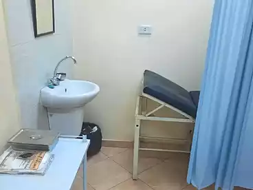 مركز طبي للإيجار في شارع سعد زغلول، مدينة اسيوط، 150 متر