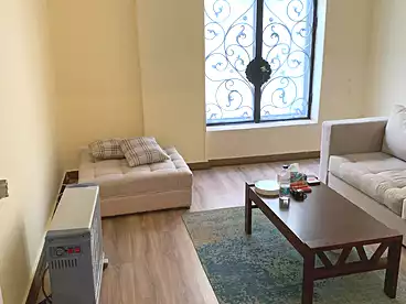 سكني للإيجار في شارع اخناتون، الحي الخامس، 144 متر