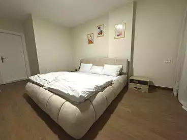 For rent in Ahmed Heshmat St, El Zamalek, 200 sqm