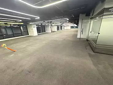 Corporate Branch For rent in Southern 90th St., 90th Street, 750 sqm