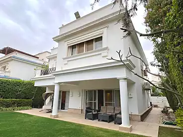 فيلا منفصلة للإيجار في كمبوند ماونتن فيو 1، كمبوند بالتجمع الخامس، 320 متر