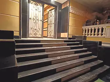 شقة بحديقة للإيجار في شارع طومان باي، شرق الأكاديمية، 180 متر