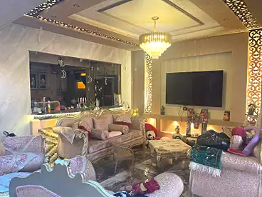 Apartments For sale in Mostafa El Nahaas St., Eighth District, 235 sqm