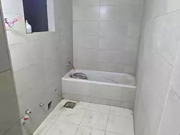 Apartments For sale in El Eshrein St., Hadayek Helwan, 160 sqm