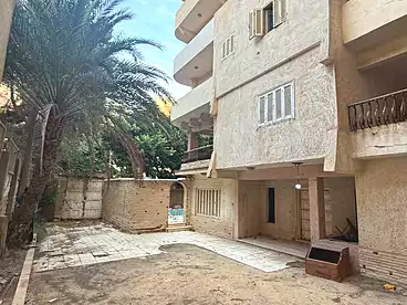 فلل للبيع في شارع الحنفية، البيطاش، 600 متر
