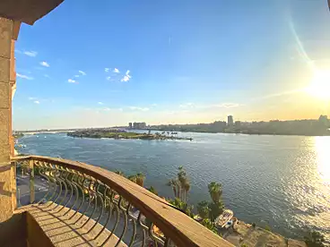 شقق للبيع في شارع كورنيش النيل، مصر القديمة، 330 متر