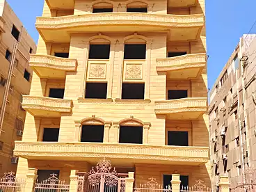 Apartment with Garden For sale in Southern 90th St., 90th Street, 250 sqm