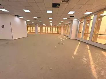 Administrative For rent in Northern 90th St., 90th Street, 750 sqm