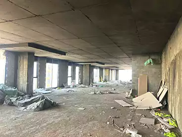 مقر إداري للإيجار في التسعين: امام الجامعة الأمريكية، شارع التسعين، 1400 متر