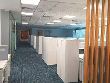 Offices For rent in Northern 90th St., 90th Street, 600 sqm