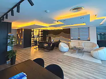 Co-working space For rent in Southern 90th St., 90th Street, 658 sqm