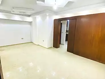 شقق للبيع في شارع سيدي كمال، المندرة بحري، 100 متر