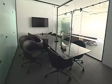 Co-working space For rent in Southern 90th St., 90th Street, 825 sqm