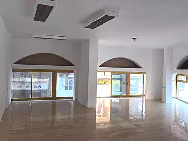 تجاري للبيع في شارع السرايات، عبده باشا، 165 متر
