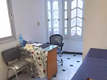 مستشفى للإيجار في شارع العشرين، فيصل، 600 متر