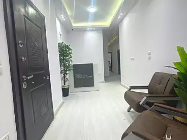 Offices For rent in Northern 90th St., 90th Street, 200 sqm