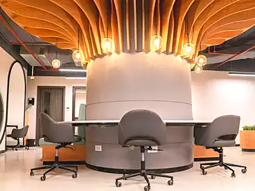 Co-working space For rent in Northern 90th St., 90th Street, 650 sqm