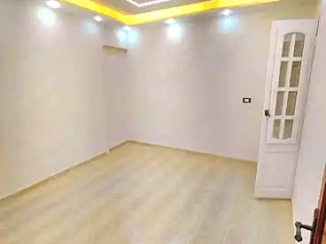 Apartments For sale in Malak Hefni St., El Mandara, 130 sqm