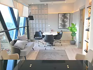 Offices For rent in Northern 90th St., 90th Street, 110 sqm