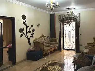 شقة بحديقة للبيع في الحي التاسع، العبور، 160 متر