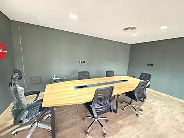 Administrative For rent in 90th: After AUC, 90th Street, 120 sqm