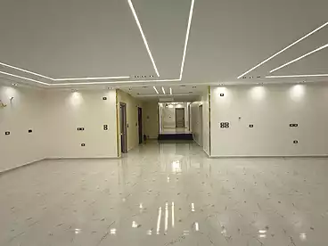 في شارع عباس العقاد، مدينة نصر، 350 متر