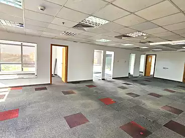 Offices For rent in Northern 90th St., 90th Street, 600 sqm