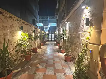 شقق للبيع في شارع أحمد عرابي، المهندسين، 280 متر