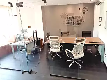 Administrative For rent in Southern 90th St., 90th Street, 165 sqm