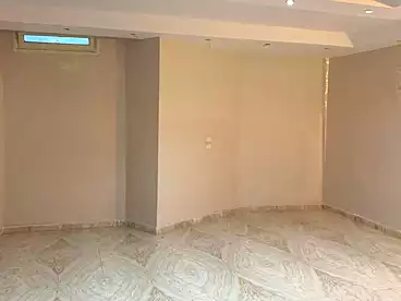 شقة بحديقة للإيجار في شارع 1، الحي الثاني، 180 متر