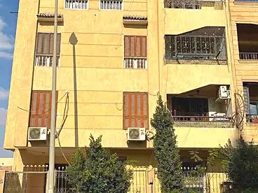 شقق للبيع في الحي الثامن، العبور، 100 متر