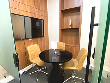 Offices For rent in Southern 90th St., 90th Street, 78 sqm