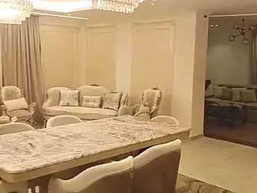 شقق للبيع في المجاوره السادسه، الإسكان العائلي، 210 متر