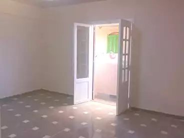 شقق للبيع في أبو يوسف، العجمي، 200 متر