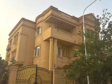 Separate Villa For sale in El Loutas St., Neighborhood 13th, 600 sqm
