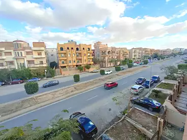 سكني للإيجار في شارع فاطمة اليوسف، جنوب الاكاديميه (ج)، 210 متر