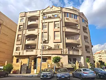 Residential For sale in Street 79, El Narges Omarat, 395 sqm