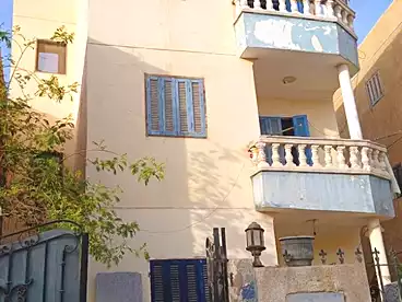 Building For sale in Italian Square, Badr City, 165 sqm