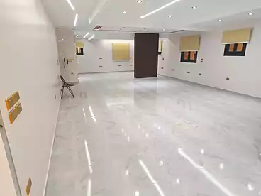 مكاتب للإيجار في بافاريا تاون - مرشدي جروب، كمبوند بالمعادي، 230 متر