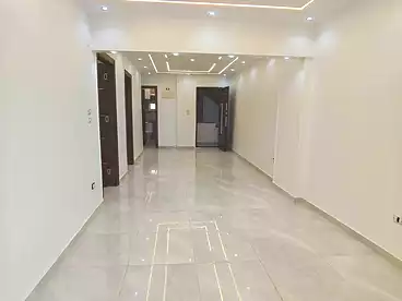 شقق للبيع في شارع محمود العيسوي، ميامي، 100 متر