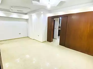 شقق للبيع في شارع سيدي كمال، المندرة بحري، 100 متر